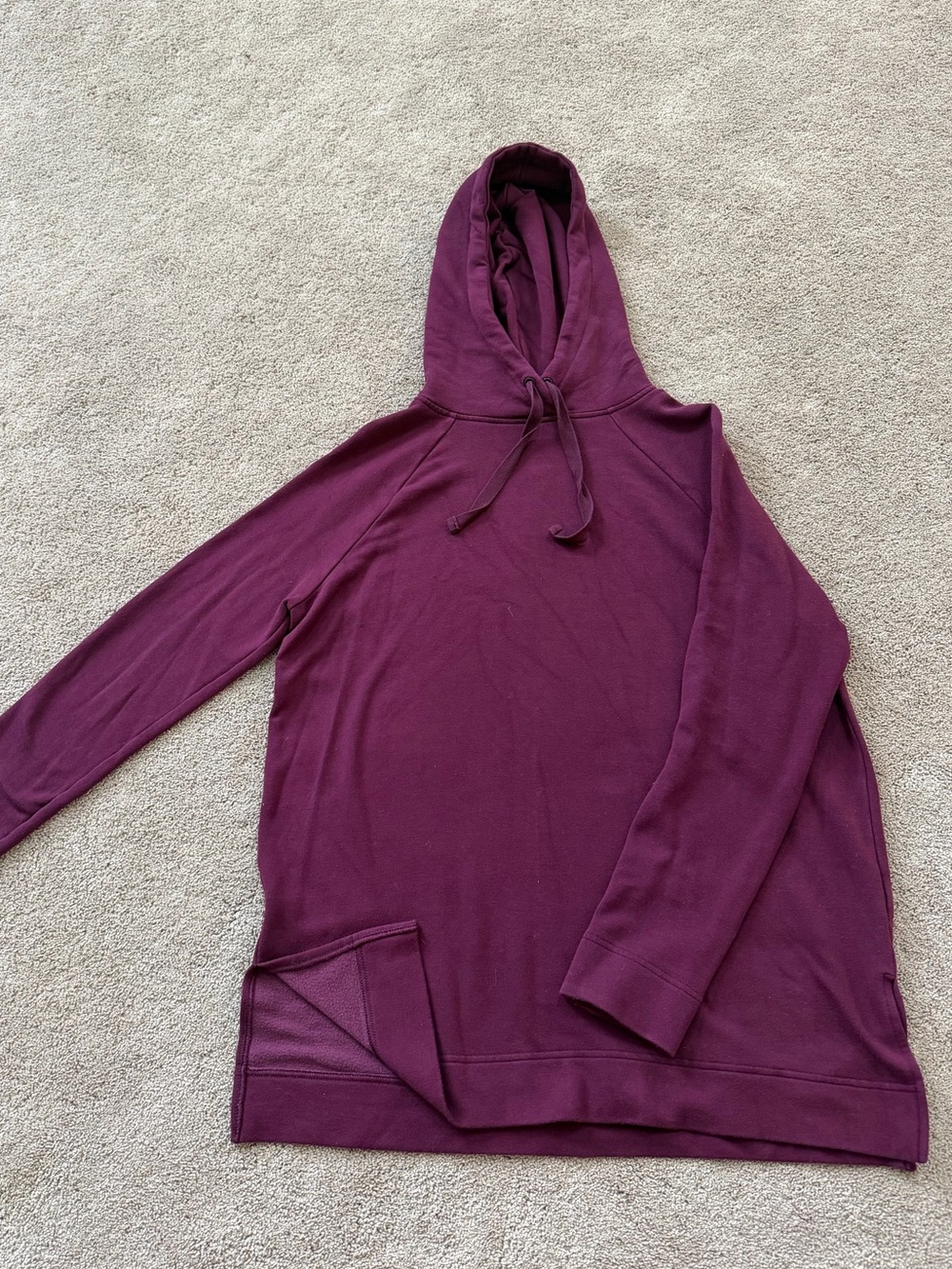 GAP Women’s Sweatshirt in Rich Plum